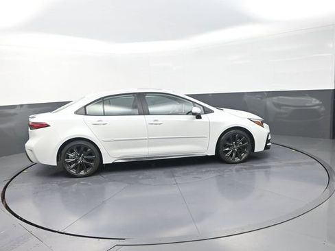 Used 2026 Toyota Corolla XSE FWD image 13