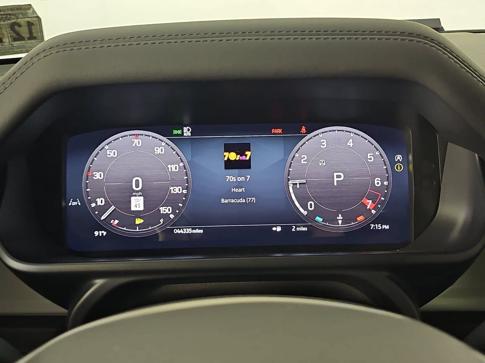 Used 2024 Land Rover Defender 130 X-Dynamic SE AWD/4WD image 18