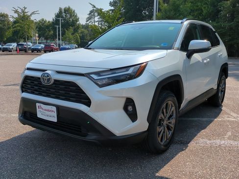 Used 2023 Toyota RAV4 XLE Premium AWD/4WD image 8