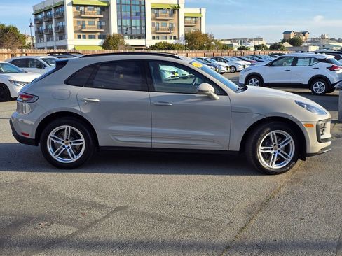Used 2023 Porsche Macan image 32