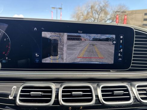 Used 2024 Mercedes-Benz Maybach GLS 600 4MATIC image 28