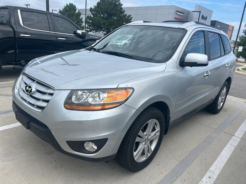Used 2010 Hyundai Santa Fe Limited FWD image 1