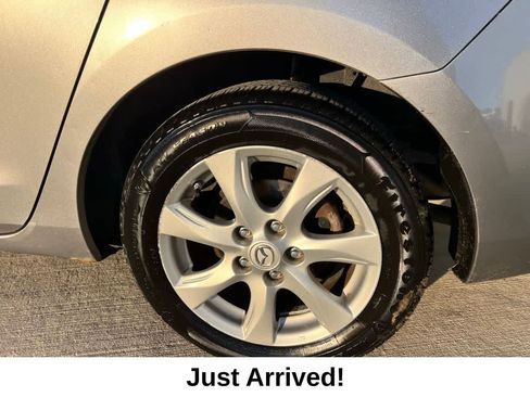 Used 2011 MAZDA MAZDA3 i Touring image 11