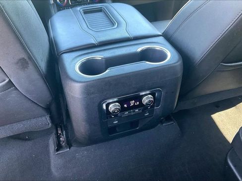 Used 2021 GMC Yukon SLT w/ SLT Luxury Package AWD/4WD image 35