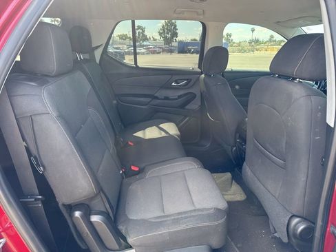 Used 2019 Chevrolet Traverse LT FWD image 13