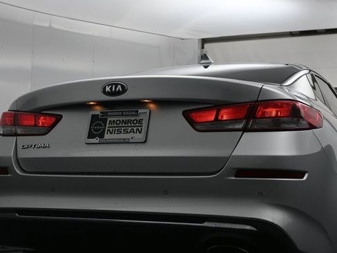 Used 2019 Kia Optima LX w/ LX 17" Wheel Package image 10