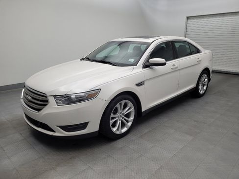 Used 2013 Ford Taurus SEL image 2