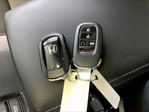 Used 2022 Honda Civic Touring image 14