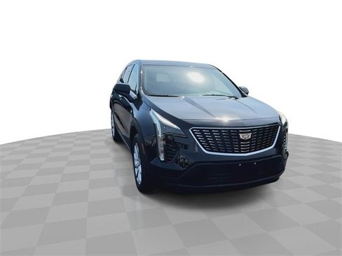 Used 2023 Cadillac XT4 Luxury image 4