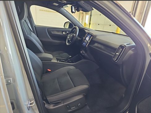 Used 2024 Volvo XC40 Recharge Ultimate AWD/4WD image 24