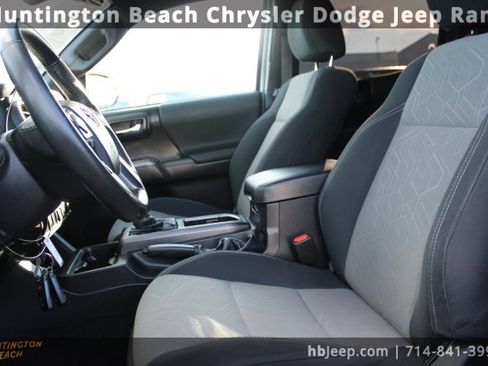 Used 2023 Toyota Tacoma TRD Off-Road image 31