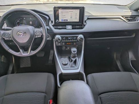 Used 2025 Toyota RAV4 SE w/ Weather Package AWD/4WD image 17
