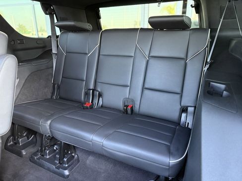 Used 2023 Cadillac Escalade Premium Luxury image 12