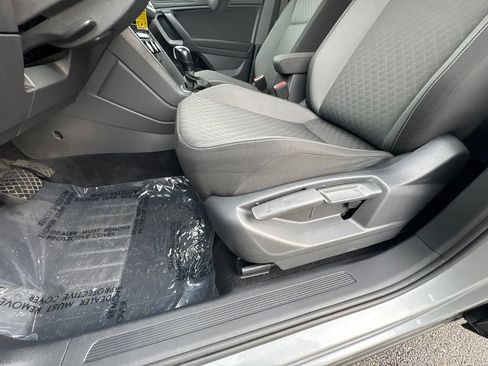 Used 2021 Volkswagen Tiguan S FWD image 10