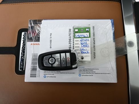 Used 2024 Ford F350 Platinum w/ FX4 Off-Road Package image 19