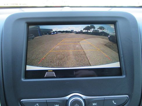 Used 2019 Chevrolet Equinox LS w/ LS Convenience Package FWD image 27