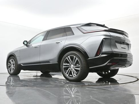 New 2025 Cadillac Lyriq Luxury image 17