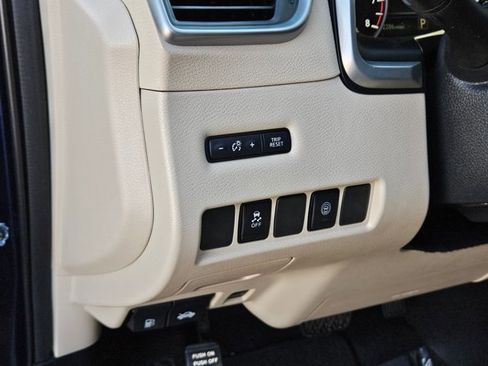 Used 2023 Nissan Murano SV image 11