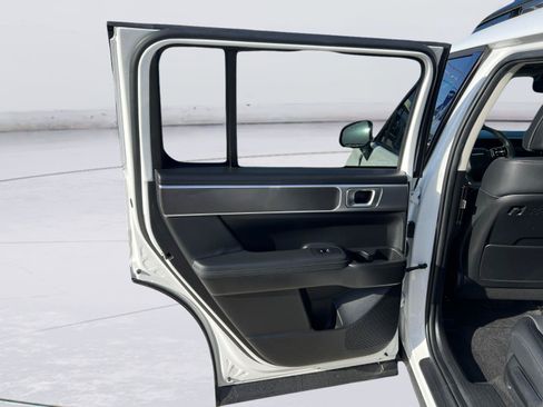 Used 2025 Hyundai Santa Fe SEL FWD image 12