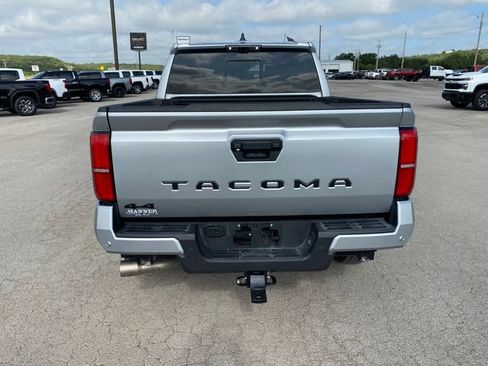 Used 2024 Toyota Tacoma TRD Off-Road w/ TRD Off Road Premium Package AWD/4WD image 5