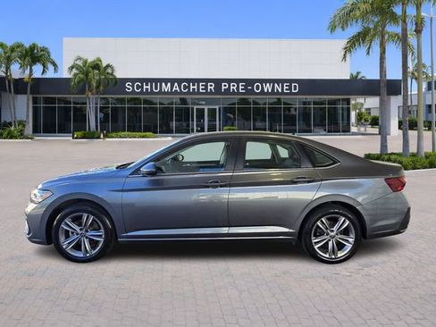 Used 2024 Volkswagen Jetta SE image 4