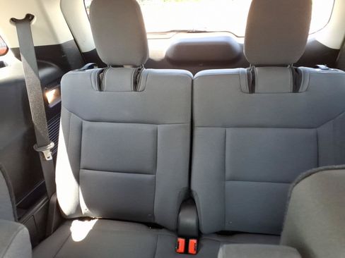 Used 2025 Ford Explorer Active AWD/4WD image 8