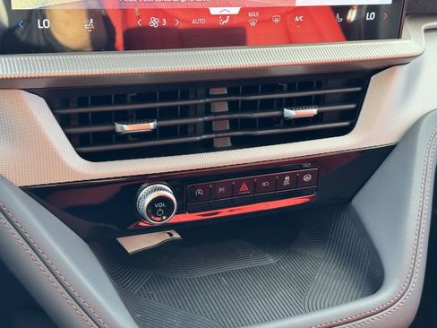 New 2025 Ford Explorer Active w/ Active Comfort Package RWD image 13