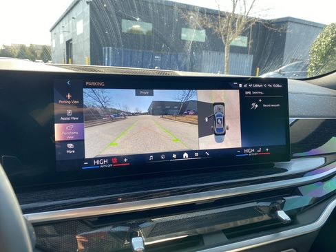 Used 2026 BMW X6 xDrive40i w/ Climate Comfort Package image 24