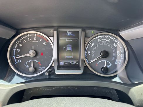 Used 2021 Toyota Tacoma SR5 RWD image 22