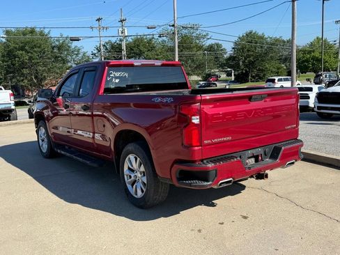 Used 2019 Chevrolet Silverado 1500 Custom w/ Custom Value Package AWD/4WD image 9