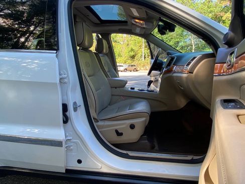 Used 2013 Jeep Grand Cherokee Overland AWD/4WD image 58