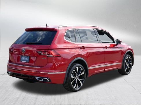 Certified 2024 Volkswagen Tiguan SEL R-Line AWD/4WD image 7