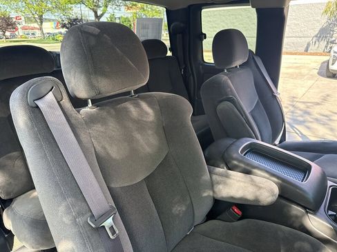 Used 2004 GMC Sierra 1500 SLE w/ Safe And Sound Package AWD/4WD image 30