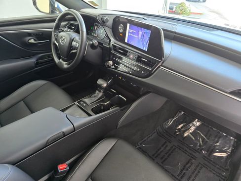 Used 2025 Lexus ES 300h w/ Premium Package FWD image 12