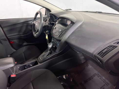 Used 2018 Ford Focus SE image 26