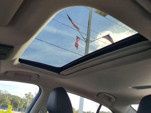 New 2025 Nissan Sentra SR w/ SR Premium Package image 19