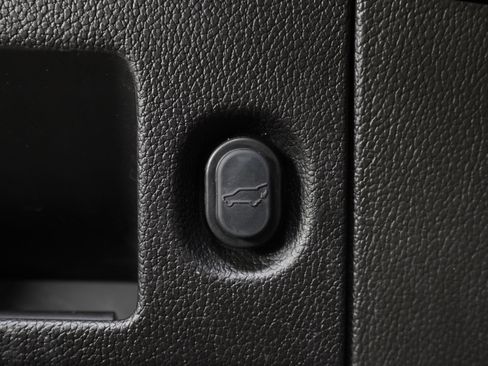 Used 2019 Chevrolet Tahoe Premier w/ Premier Plus Edition AWD/4WD image 13