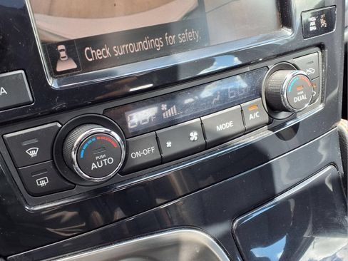 Used 2021 Nissan Maxima SR w/ Sport Mat Group FWD image 18