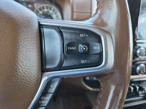 Used 2019 RAM 1500 Laramie AWD/4WD image 22