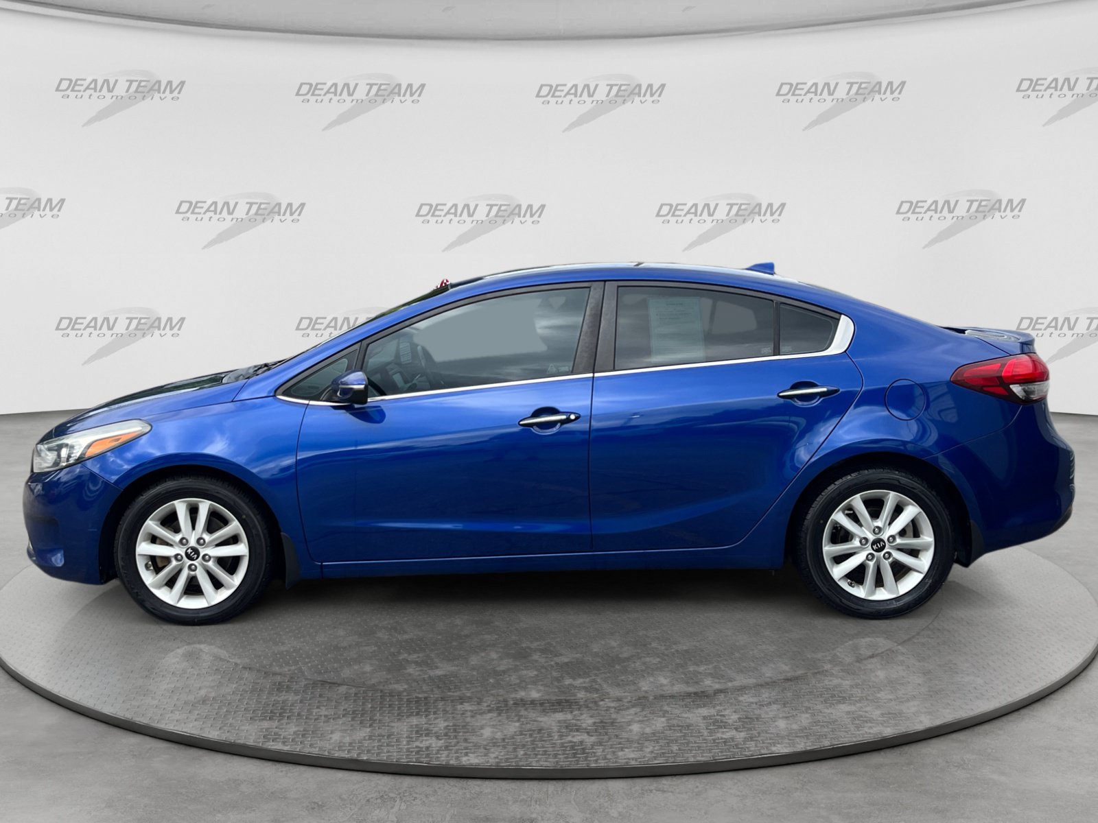 Used 2017 Kia Forte S w/ S Technology Package FWD image 4