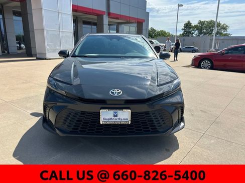 Used 2025 Toyota Camry SE FWD image 3