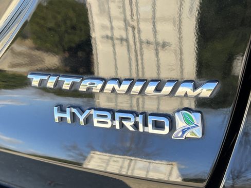 Used 2018 Ford Fusion Titanium image 12