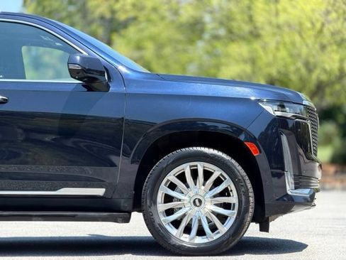 Used 2023 Cadillac Escalade ESV Premium Luxury AWD/4WD image 7