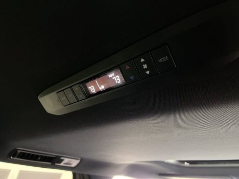 Used 2025 Toyota Sienna XLE Woodland Edition image 18