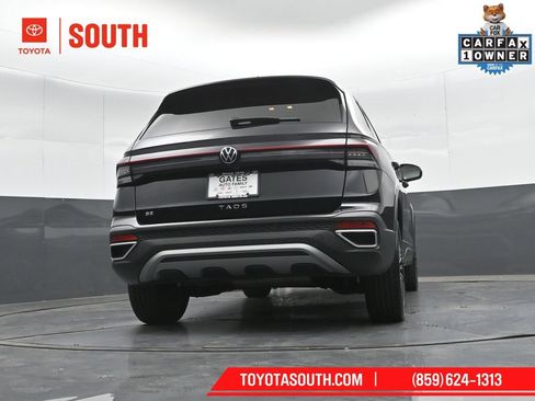 Used 2025 Volkswagen Taos SE FWD image 35