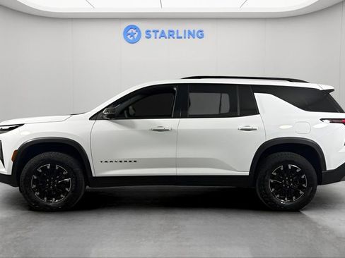 Used 2024 Chevrolet Traverse Z71 AWD/4WD image 3