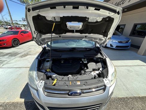 Used 2015 Ford Escape SE AWD/4WD image 9