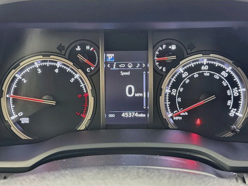 Used 2022 Toyota 4Runner TRD Off-Road Premium AWD/4WD image 12