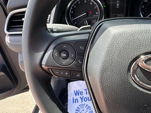 Used 2019 Toyota Camry SE w/ Convenience Package FWD image 28