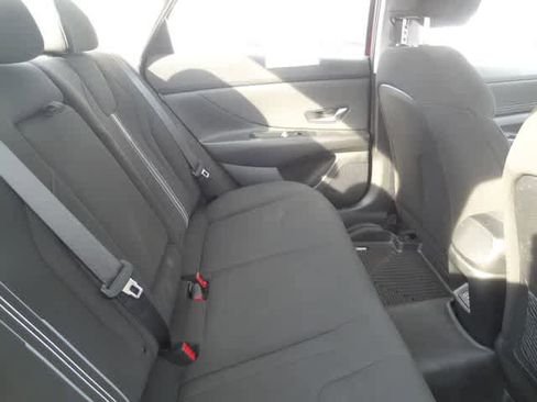 Used 2024 Hyundai Elantra SEL w/ Convenience Package FWD image 12